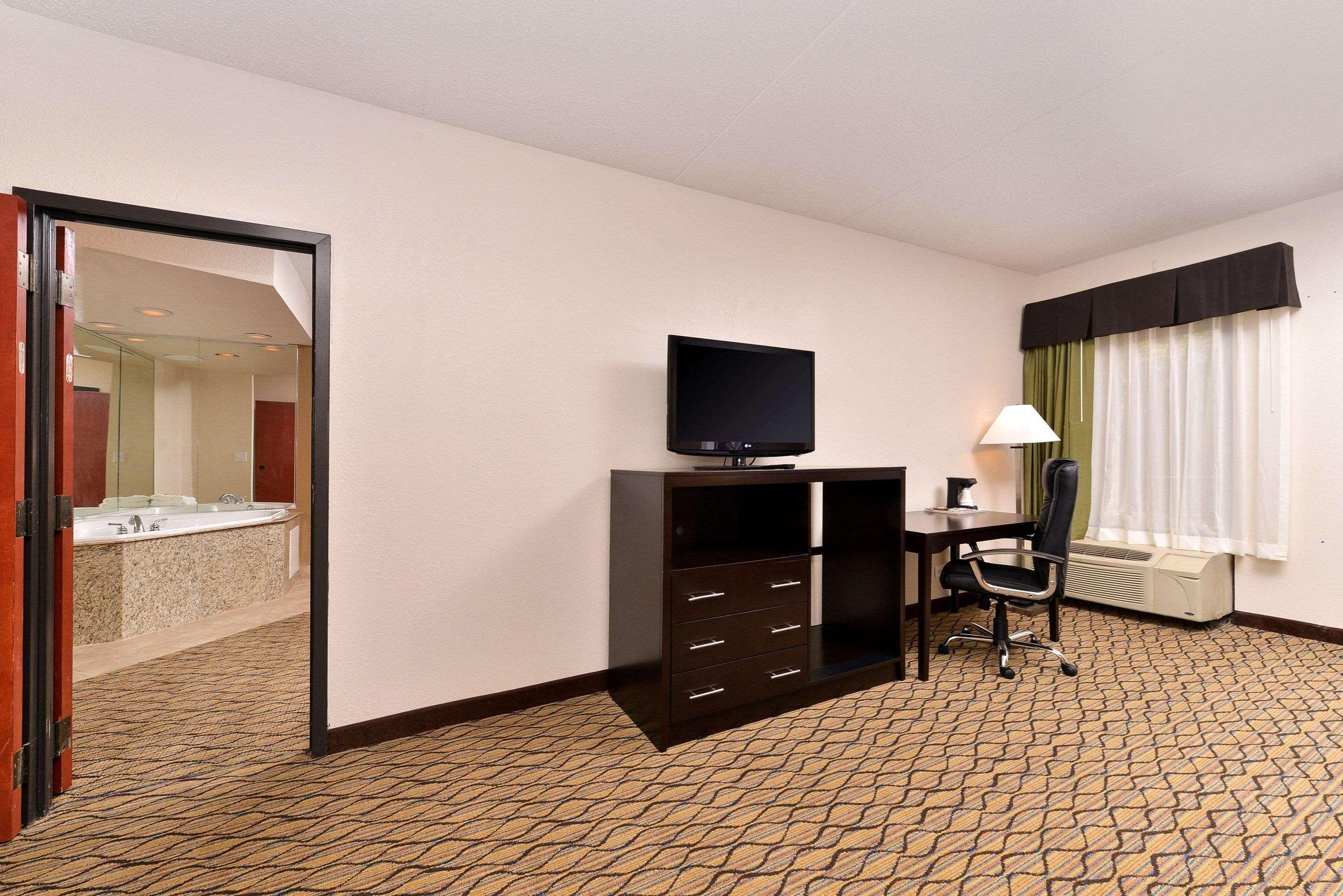 Quality Inn & Suites Matteson Near I-57 Exterior photo